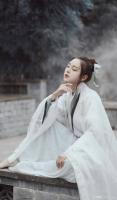 情淺人醉兩不知